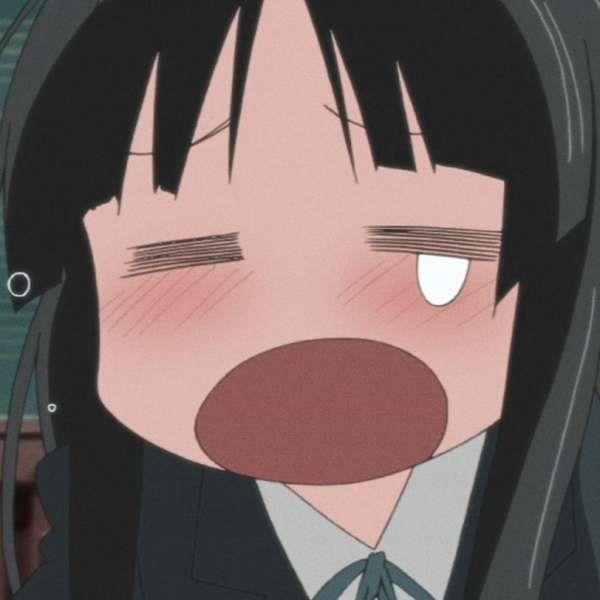 表情好可爱的动漫女生全屏脸头像图片