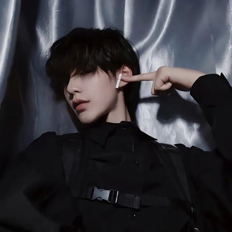 气质高冷个性的男生微信高清头像图片