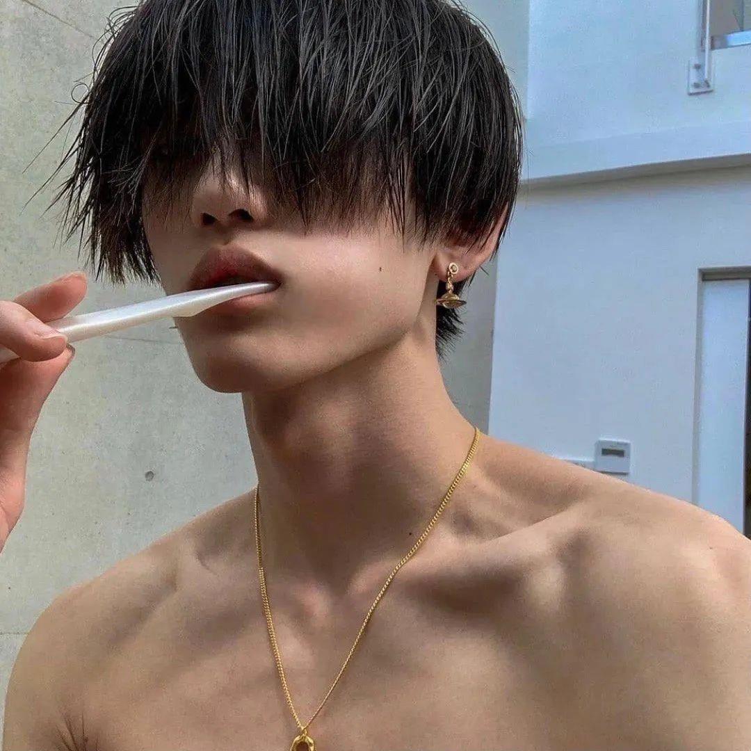 气质高冷个性的男生微信高清头像图片