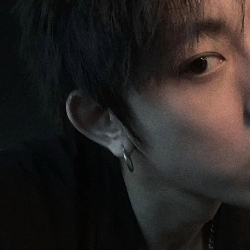 气质高冷个性的男生微信高清头像图片