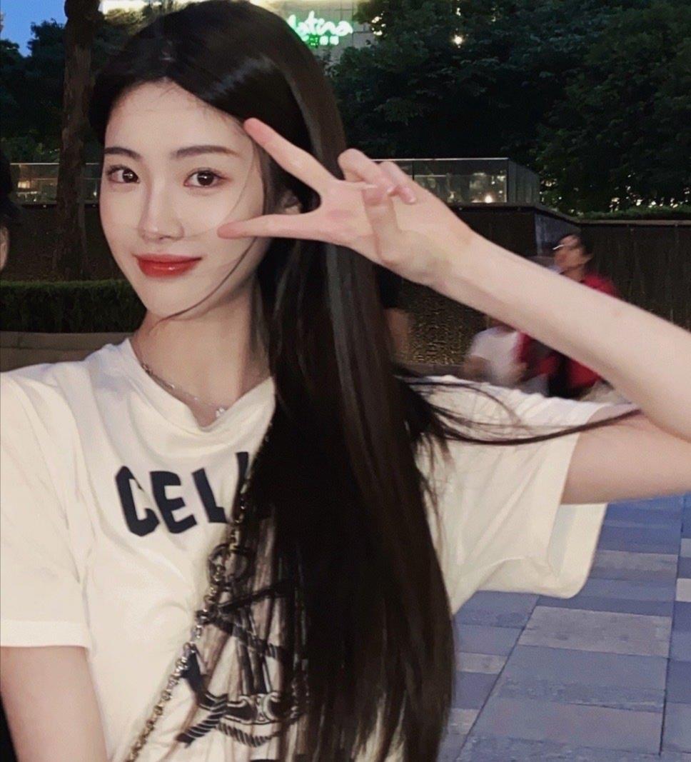 好看特别美丽的女生头像图片