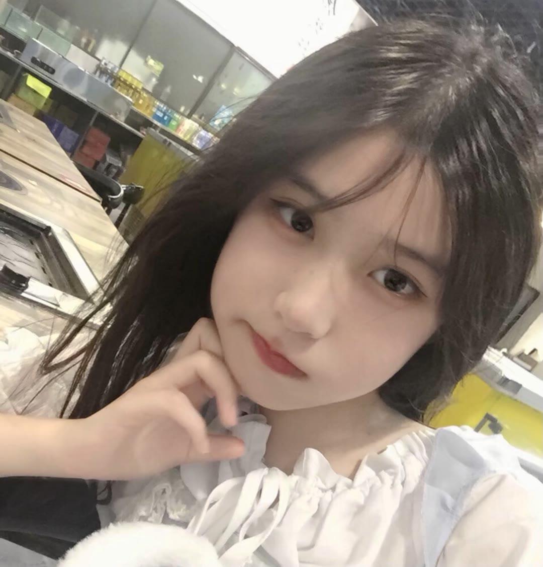 好看的精致女生清纯甜美微信头像图片