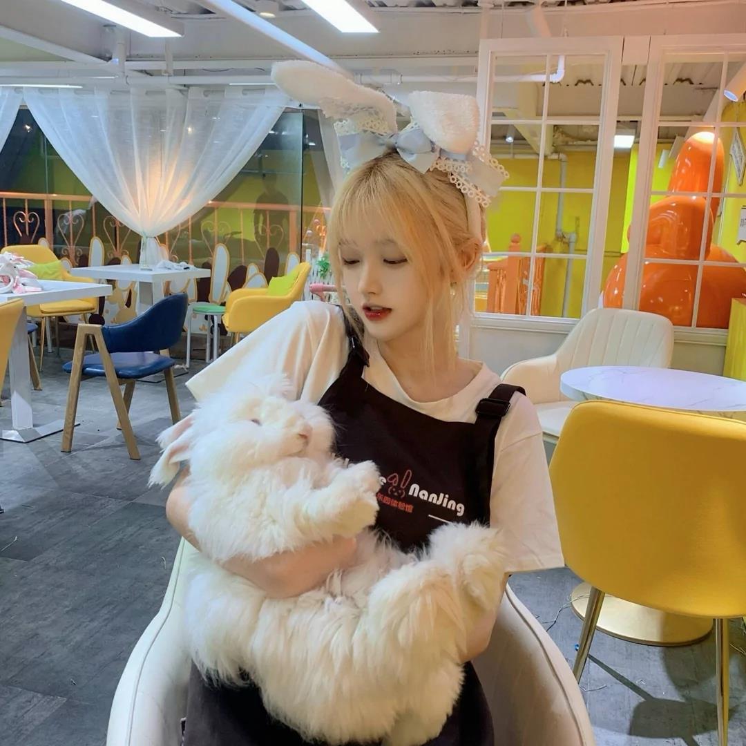 美到让人窒息的ins优质唯美女生微信头像图片