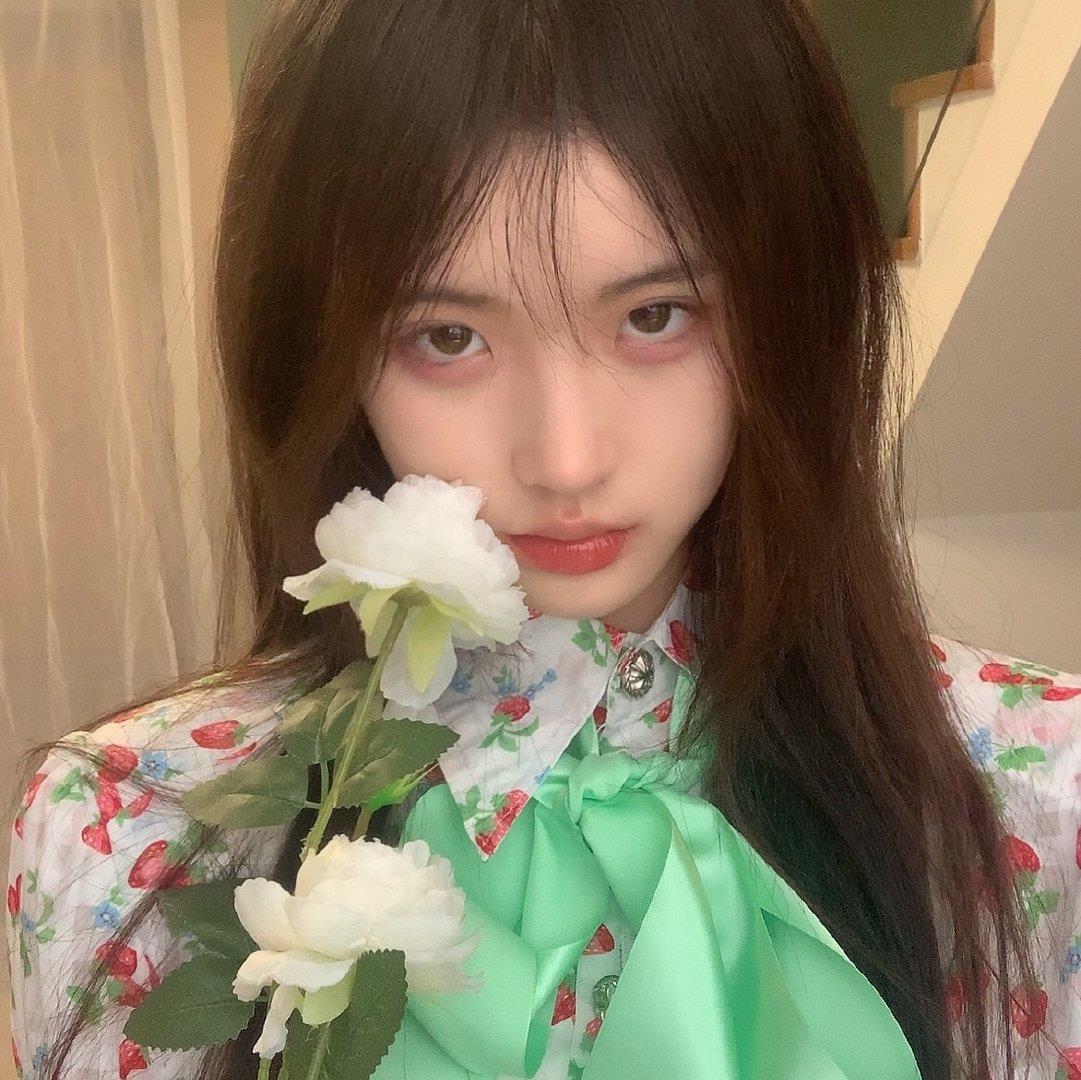 最新伤感女生高级微信朋友圈背景头像图片