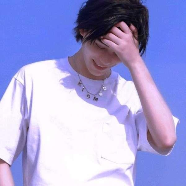 精选丁禹兮微信朋友圈背景高清头像图片