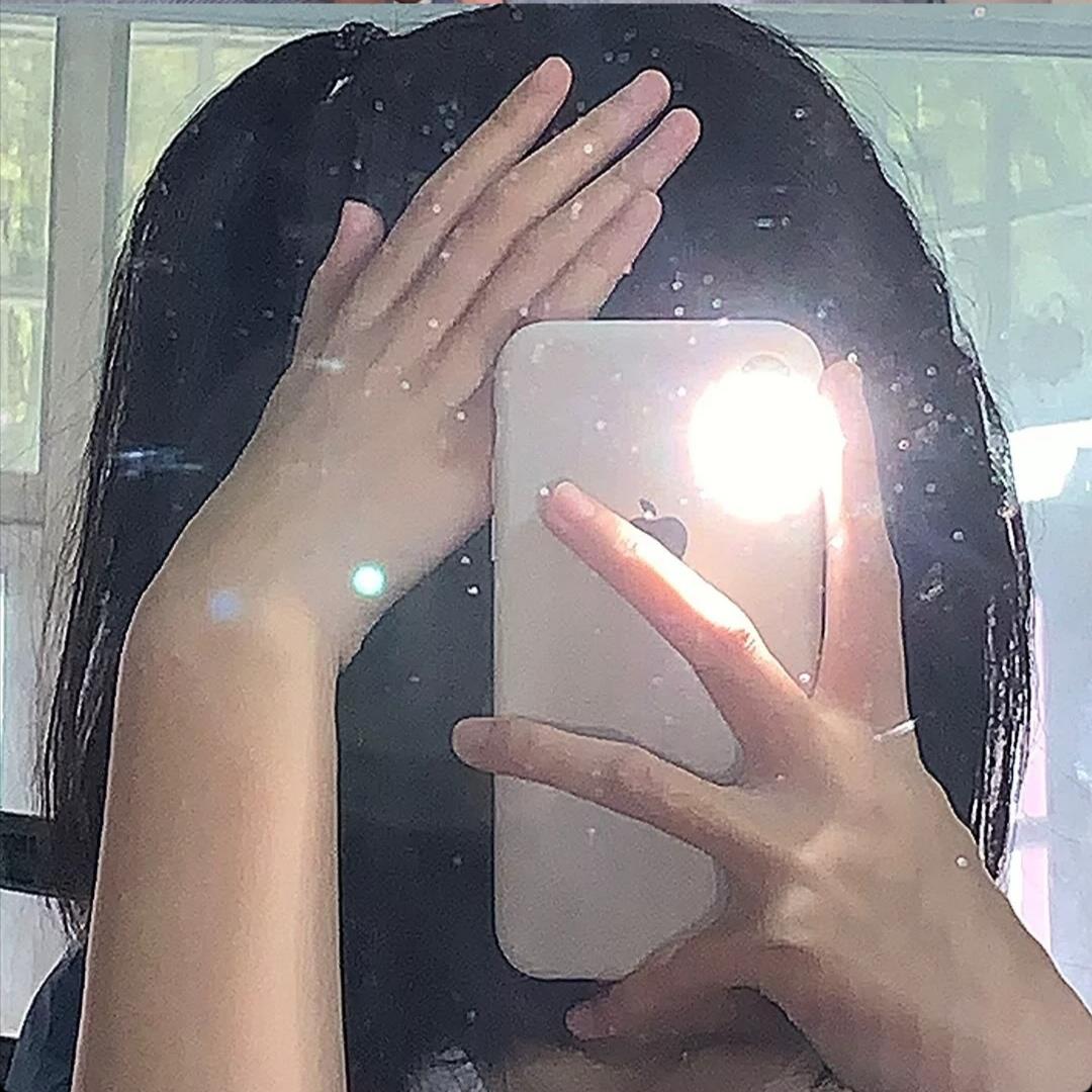 适合当头像图片的真人自拍美女照片