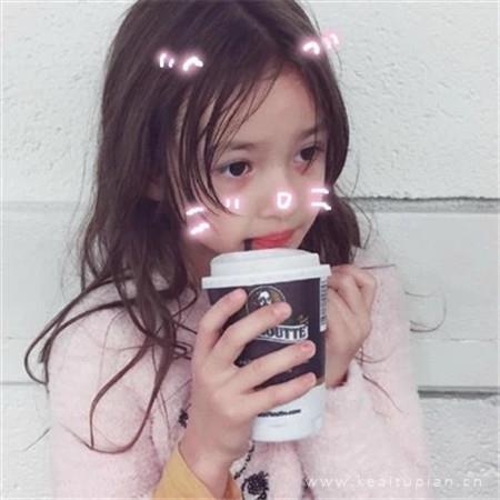 欢迎来到可爱的萌娃朋友圈背景图片，你换上也可以一样可爱