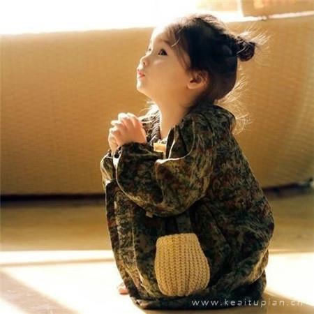 欢迎来到可爱的萌娃朋友圈背景图片，你换上也可以一样可爱