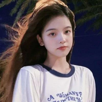 女生阳光干净的夏日浪漫温馨高清头像图片