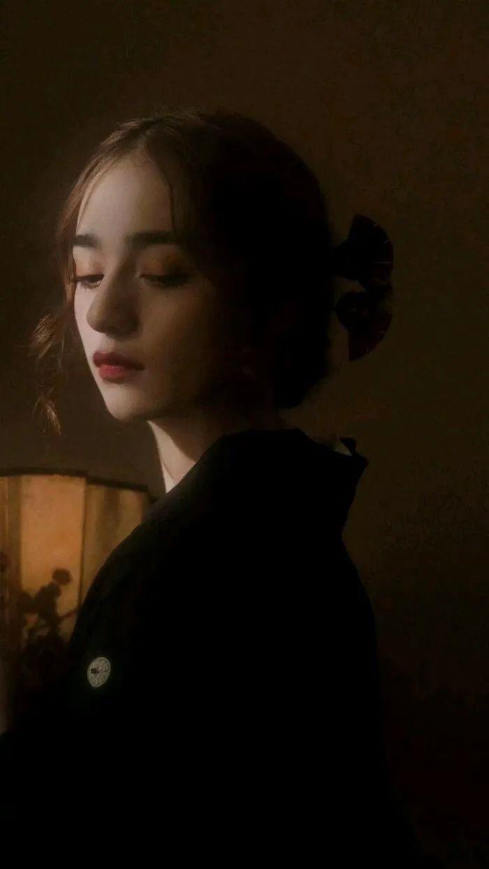 好看唯美的外国少女高清微信头像图片