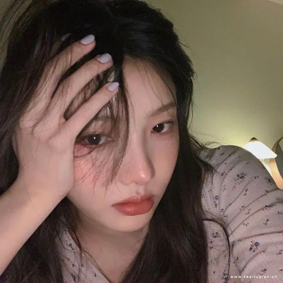 好看的气质美女高清真人头像图片大全