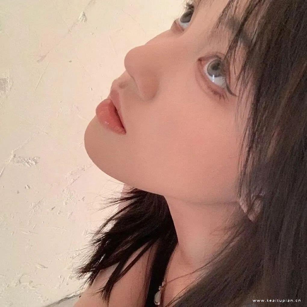 好看的气质美女高清真人头像图片大全