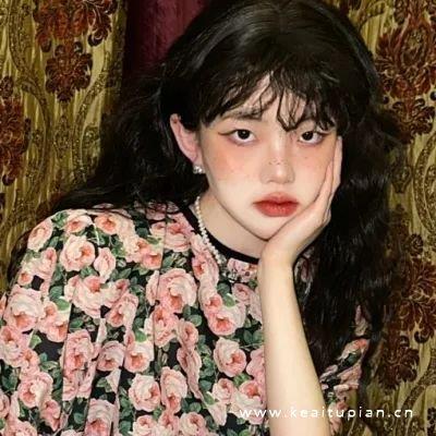 好看的气质美女高清真人头像图片大全