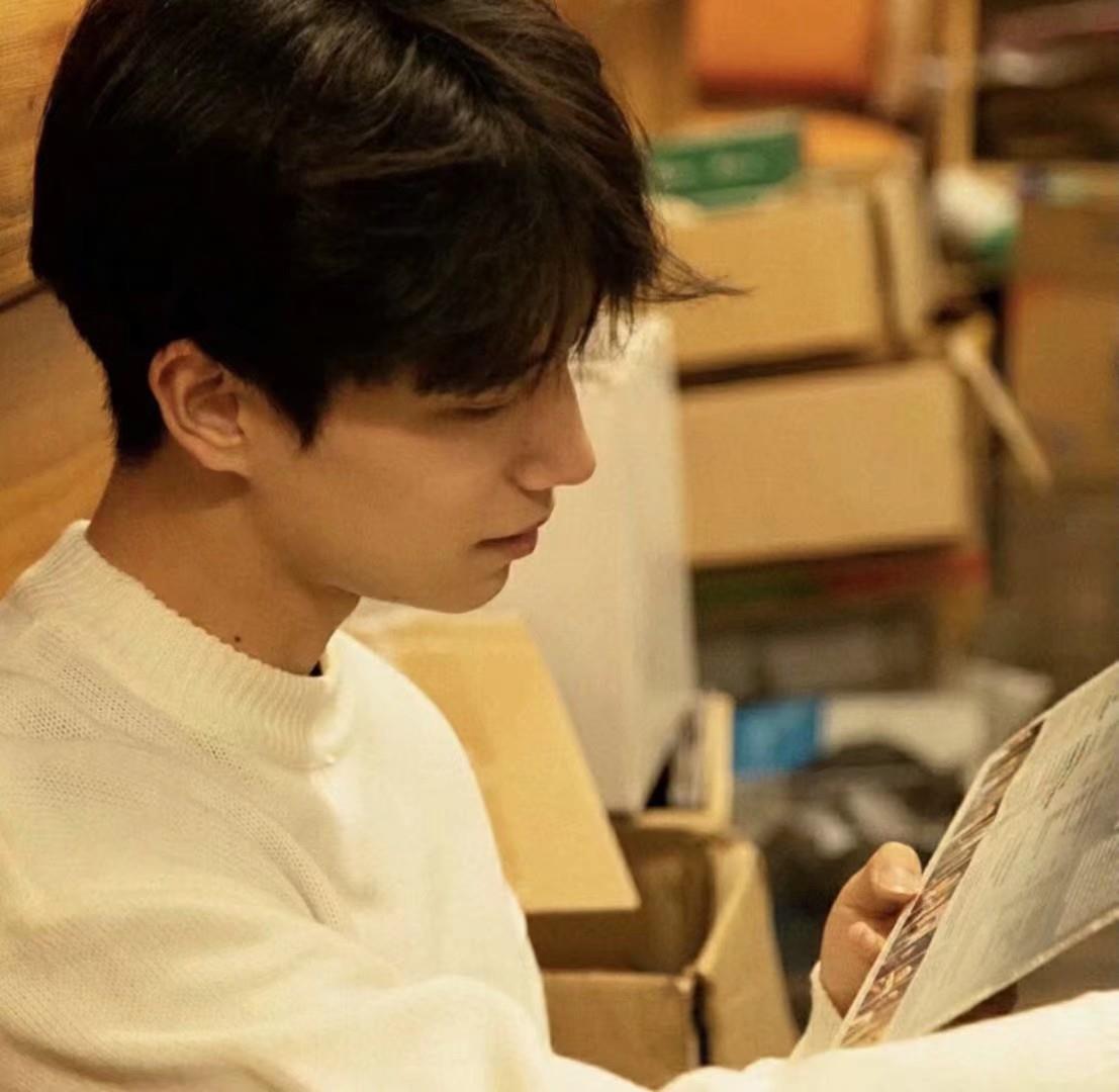 迷人的帅气角色|文艺男生优质头像图片