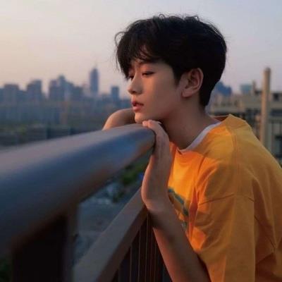 落日阳光帅气男生高冷个性微信头像图片