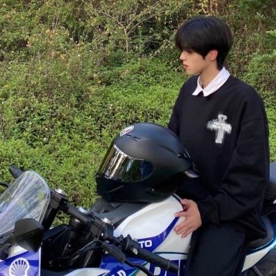 落日阳光帅气男生高冷个性微信头像图片