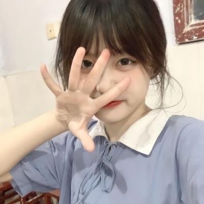 蓝色系可爱风女生真人微信头像