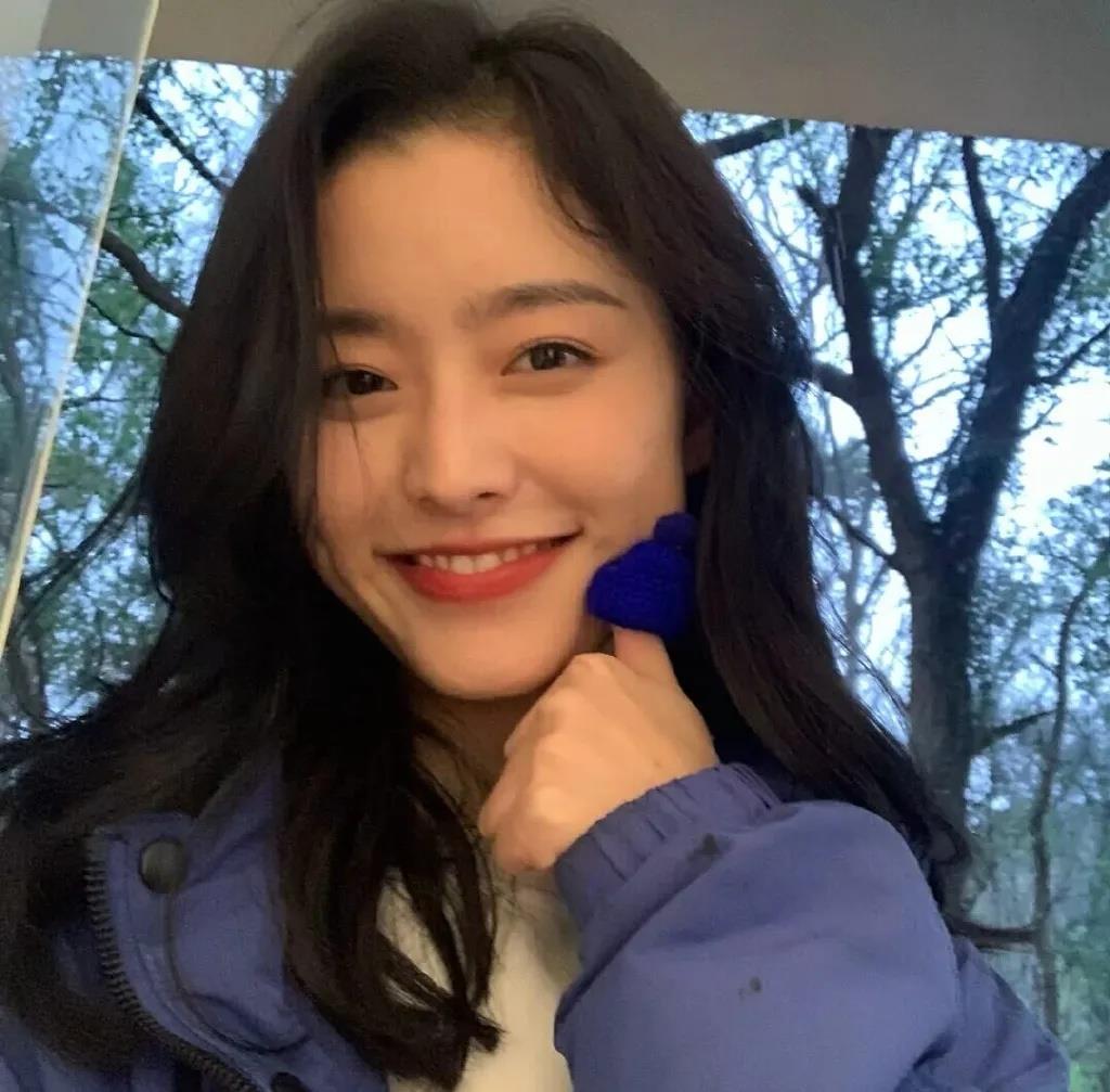 唯美好看的欧美女生气质头像图片大全