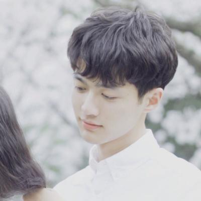 一人一张真人情侣好看QQ头像图片