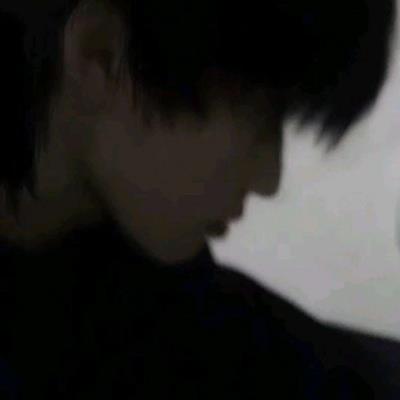 有点坏坏痞气的帅哥个性真人头像