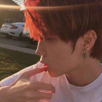 有点坏坏痞气的帅哥个性真人头像