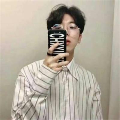 精选对镜拍帅气个性男生qq高清头像图片