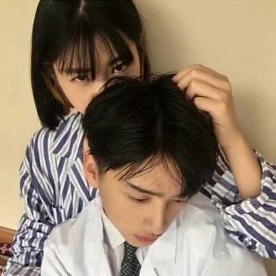 情侣的仪式感 微信合拍情头一人一张