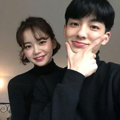 情侣的仪式感 微信合拍情头一人一张