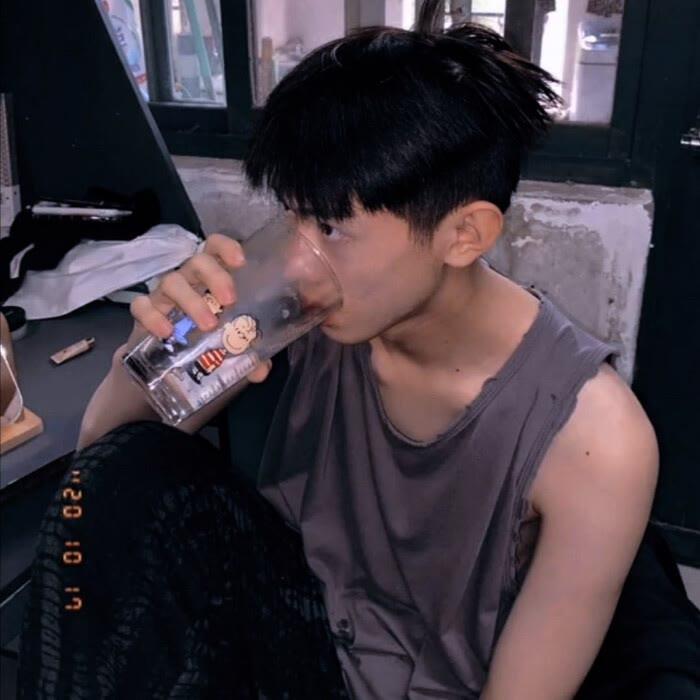 帅哥也是普通人 精选帅气男生真人日常头像图片