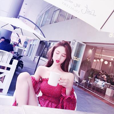 是姐妹就用同一个美女的头像，好看又养眼