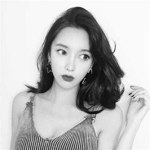 高冷小姐姐黑白头像·冷艳美女高清图片
