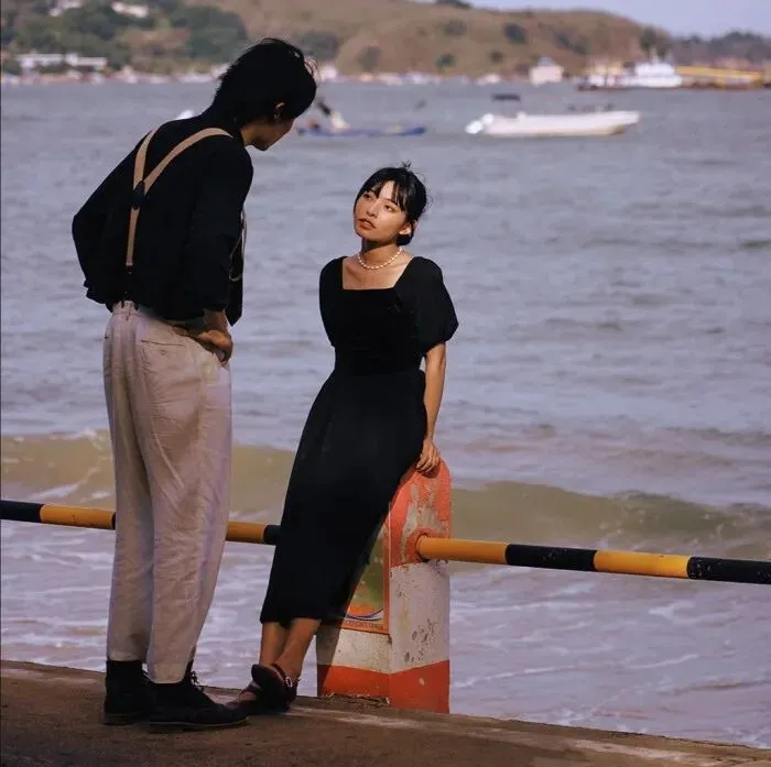 超甜情侣亲吻落日唯美微信高清像图片