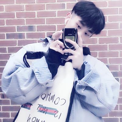 ins精选韩式帅哥休闲日常头像图片