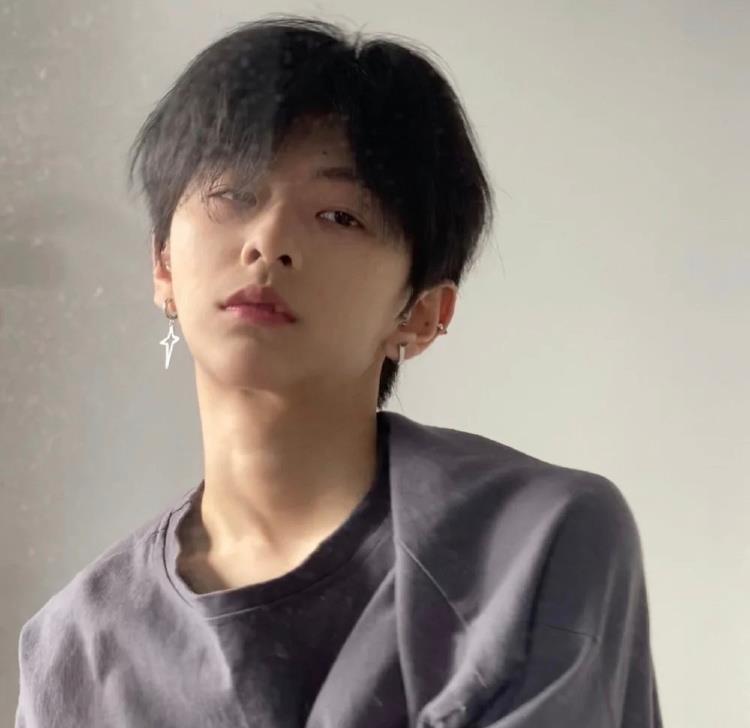 抖音小清新高冷帅哥头像图片