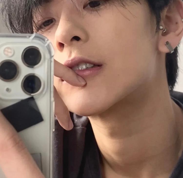 抖音小清新高冷帅哥头像图片