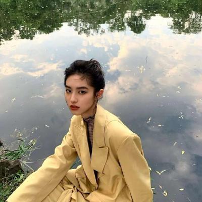 好看不易撞的个性美女高冷头像