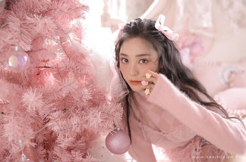 精选粉嫩迷人意境卷发浪漫优雅美女写真图片