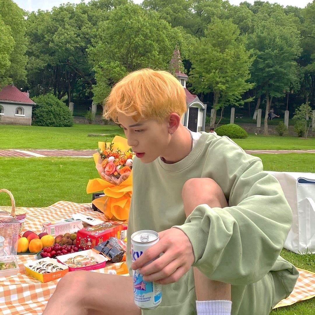 2021最新帅气男生微信高清头像