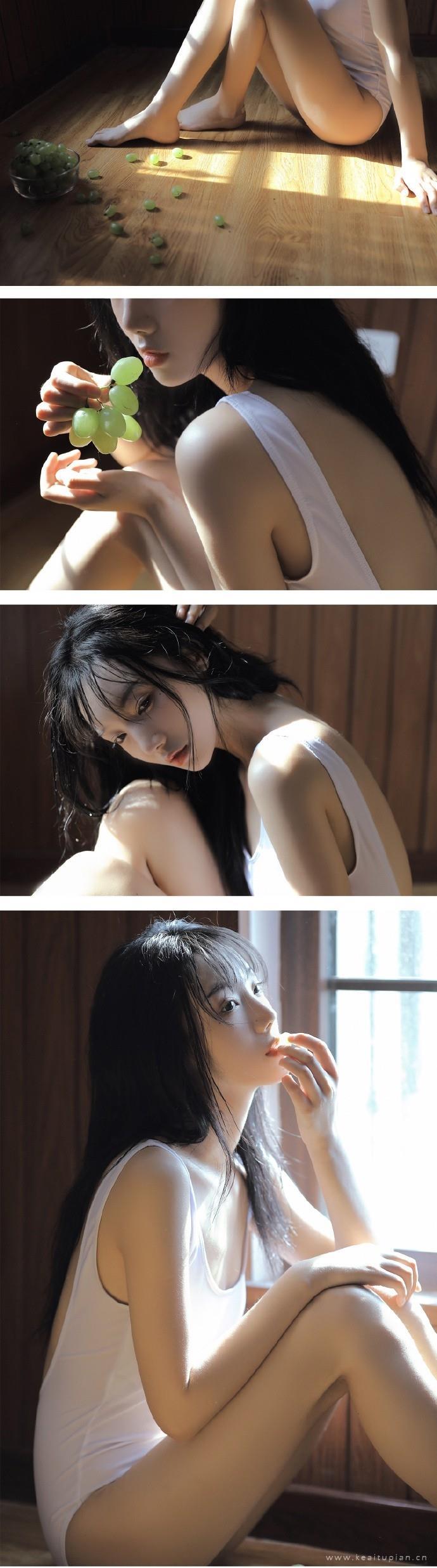 唯美性感美女美腿翘臀室内个人写真图片