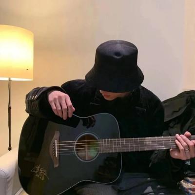 都是在夜里崩溃过的人·颓废男生丧系头像