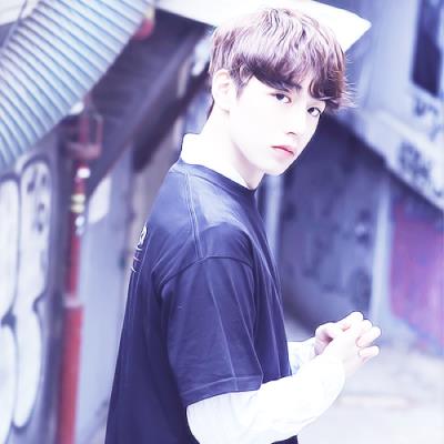 四月精选韩范帅哥温柔好看头像图片