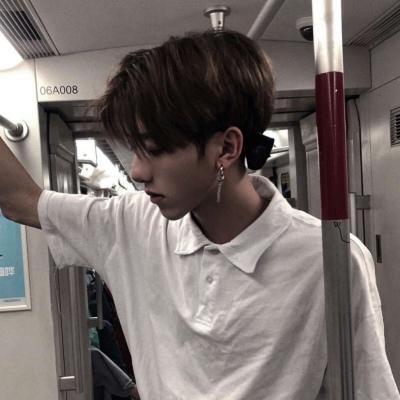 好看的高冷气质男生个性经典微信高清头像图片