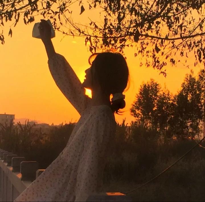 干净文艺的优质女生精选头像图片