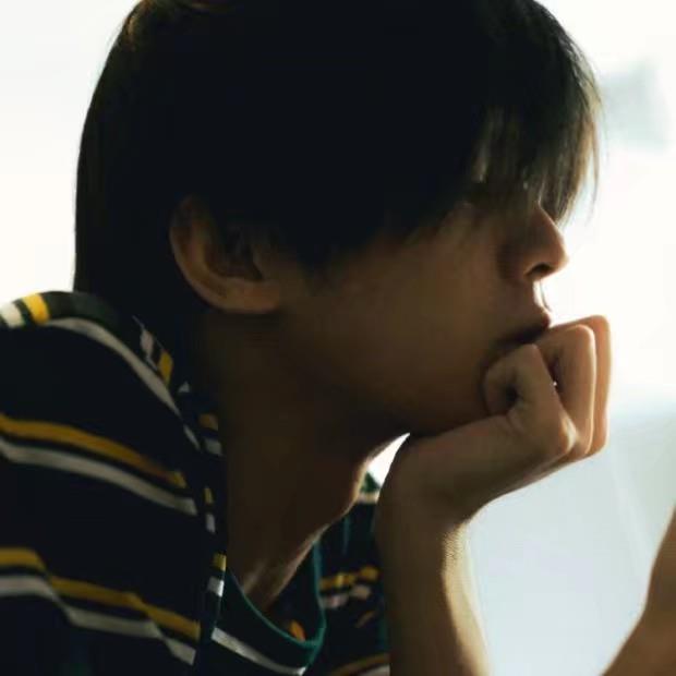 ins风帅气男生高清微信头像大全