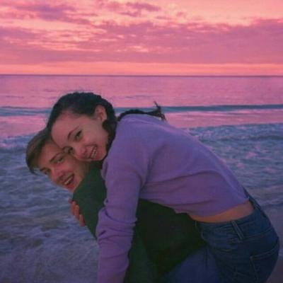 甜甜蜜蜜的欧美情侣头像·和喜欢的人在一起就是开心