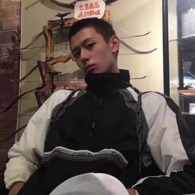 很酷很潮的时尚帅哥个性抖音专属头像图片