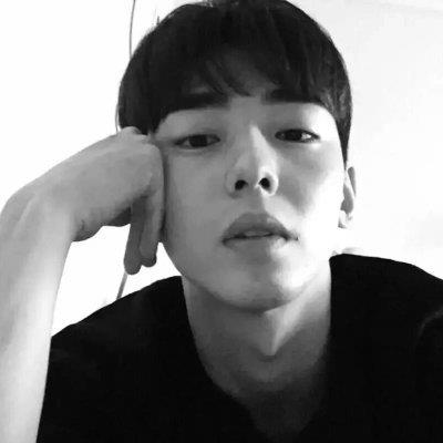 个性帅气高冷男生黑白微信头像 遇到了喜欢的的男头一定要收藏