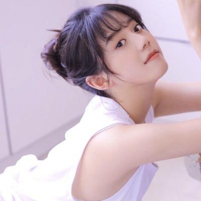 洋溢着青春气息的甜美女生头像图片