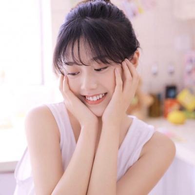 洋溢着青春气息的甜美女生头像图片