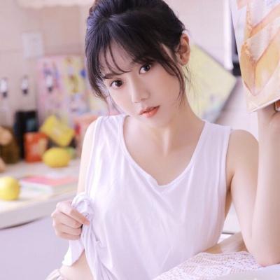 洋溢着青春气息的甜美女生头像图片